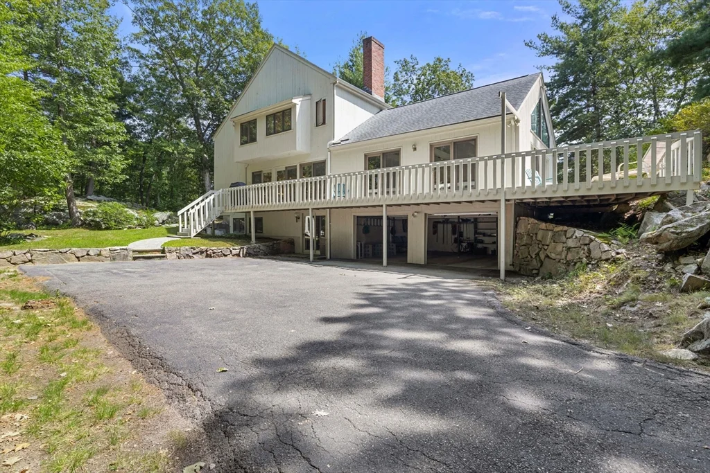 3 bed, 2 bath apartment for rent at 4 Crestview Ln, Milton — photo 33 of 35
