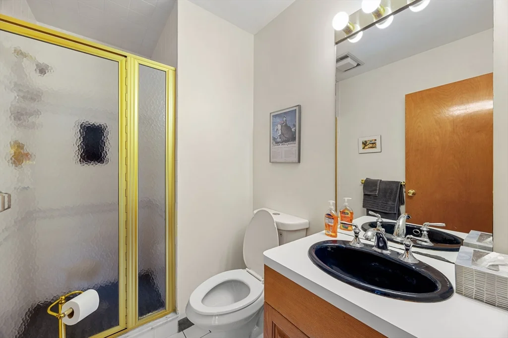 3 bed, 2 bath apartment for rent at 4 Crestview Ln, Milton — photo 14 of 35
