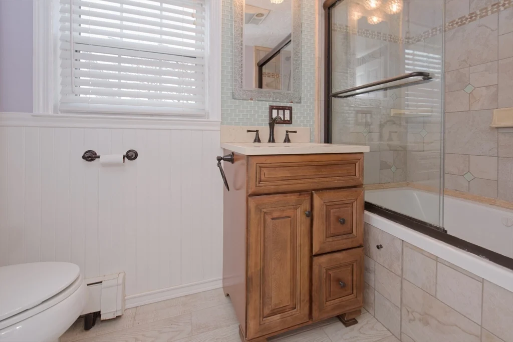 3 bed, 1 bath apartment for rent at 4 Cunniff Ave, Milford — photo 17 of 25