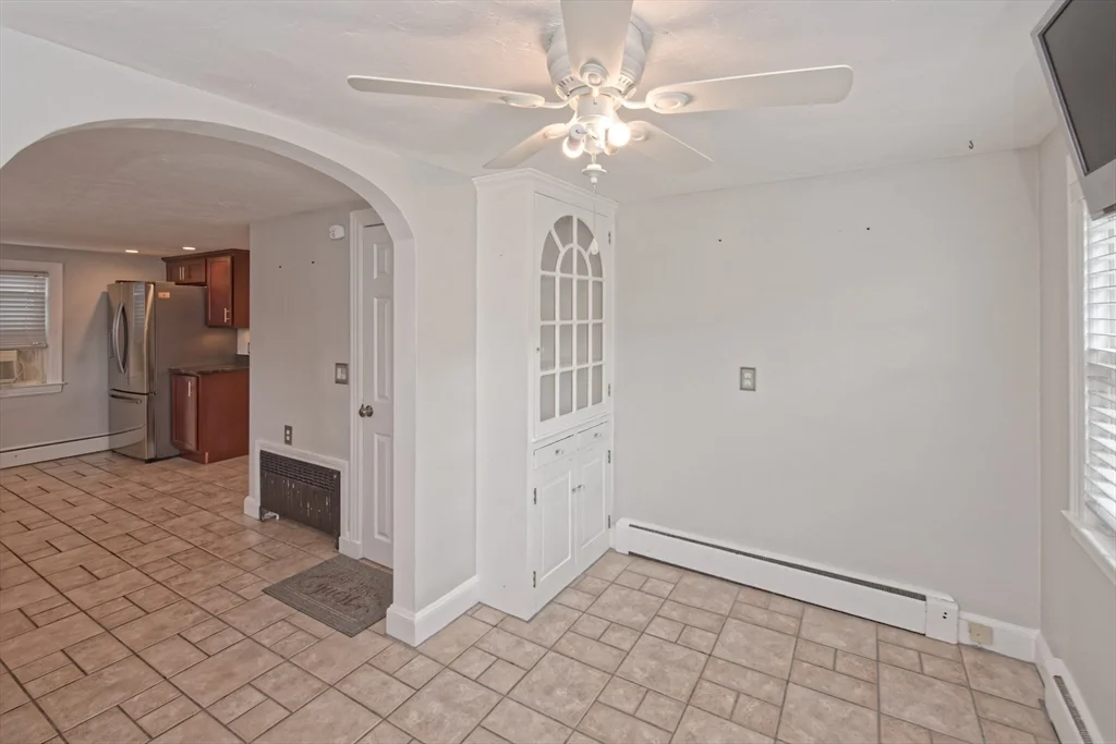 3 bed, 1 bath apartment for rent at 4 Cunniff Ave, Milford — photo 6 of 25
