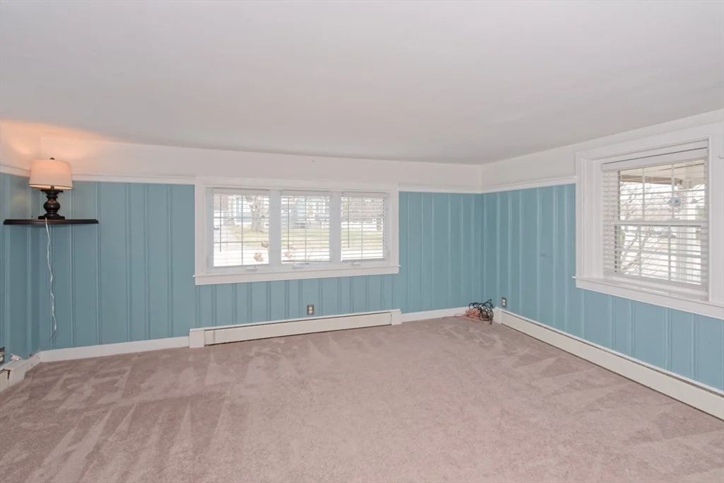 3 bed, 1 bath apartment for rent at 4 Cunniff Ave, Milford — photo 13 of 25