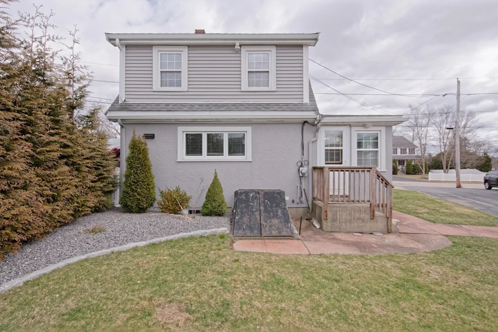 3 bed, 1 bath apartment for rent at 4 Cunniff Ave, Milford — photo 24 of 25