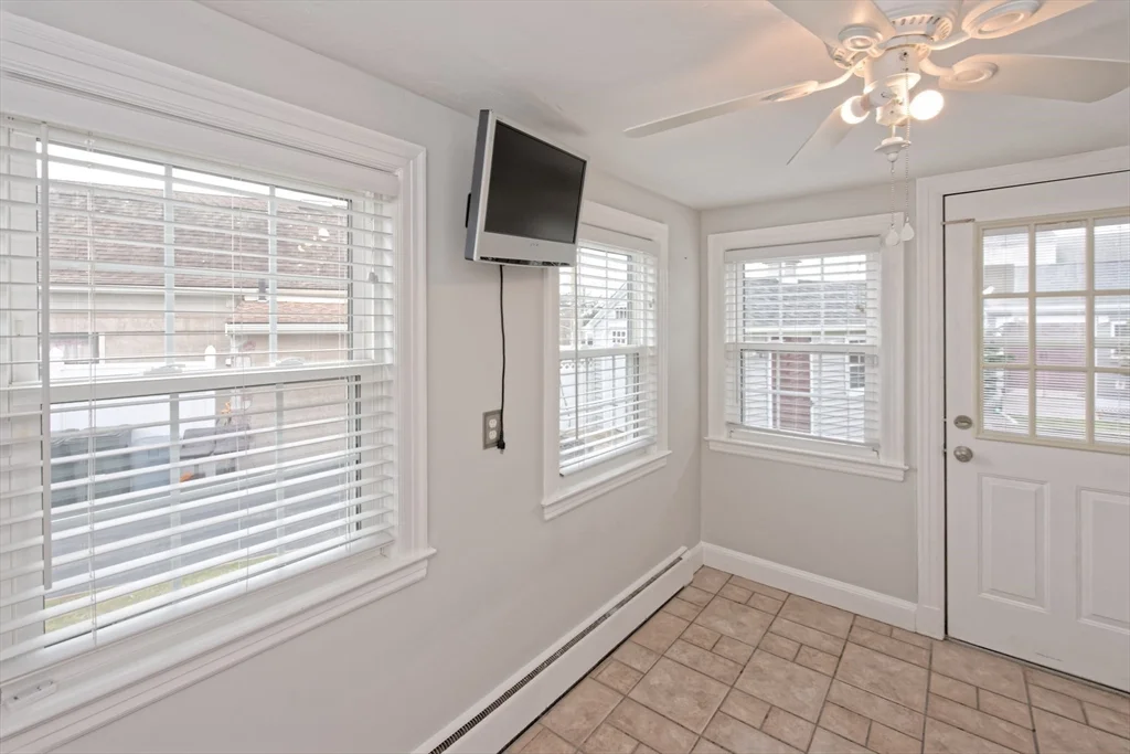 3 bed, 1 bath apartment for rent at 4 Cunniff Ave, Milford — photo 8 of 25
