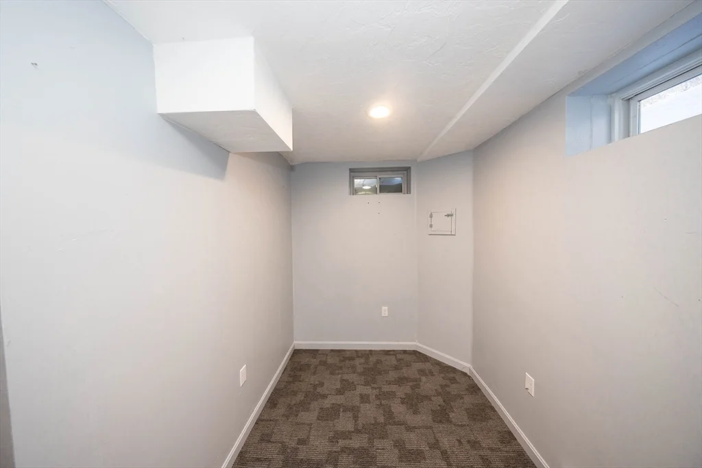 3 bed, 2 bath apartment for rent at 4 Cyrus Way Unit 4, Northborough — photo 31 of 36
