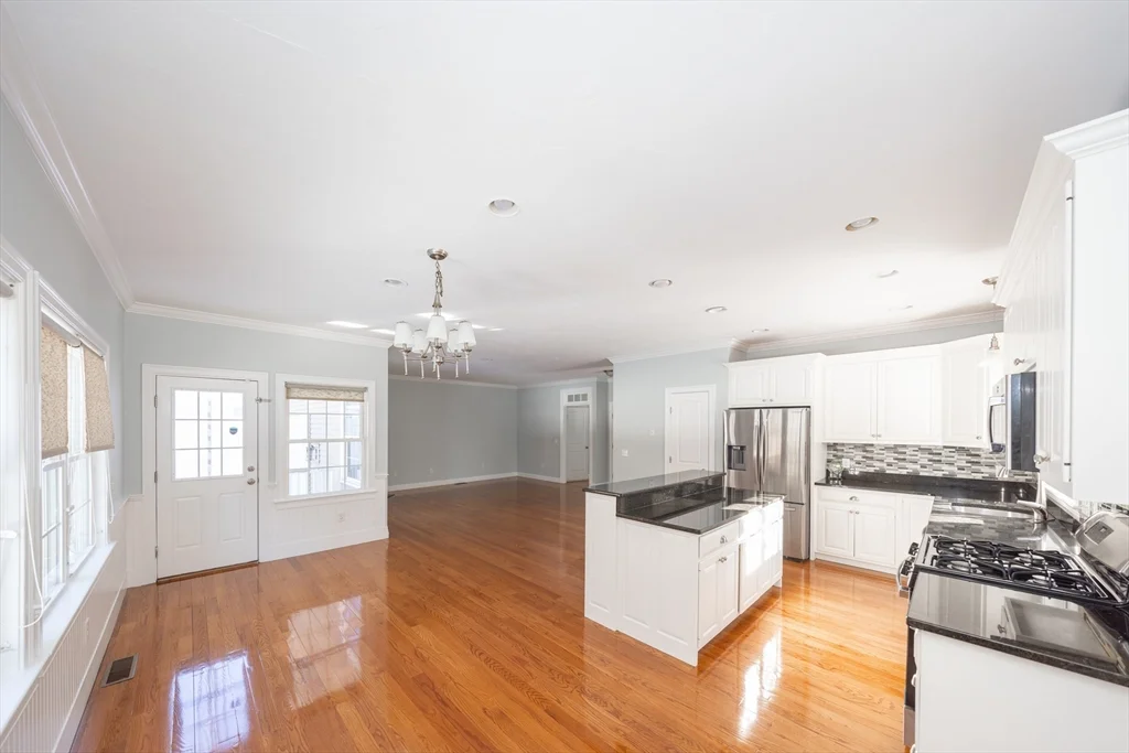 3 bed, 2 bath apartment for rent at 4 Cyrus Way Unit 4, Northborough — photo 7 of 36