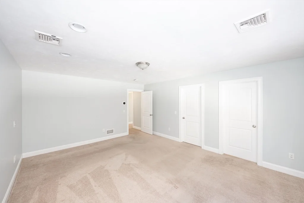 3 bed, 2 bath apartment for rent at 4 Cyrus Way Unit 4, Northborough — photo 15 of 36