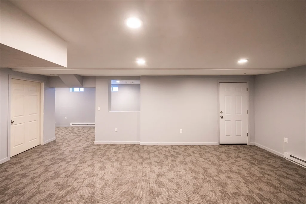 3 bed, 2 bath apartment for rent at 4 Cyrus Way Unit 4, Northborough — photo 27 of 36