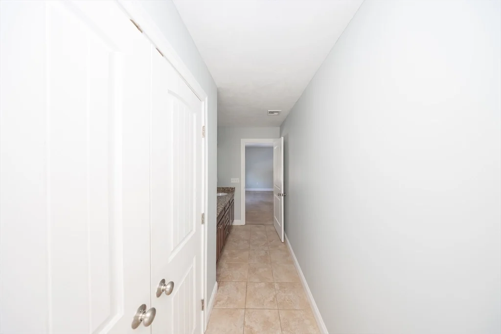 3 bed, 2 bath apartment for rent at 4 Cyrus Way Unit 4, Northborough — photo 21 of 36