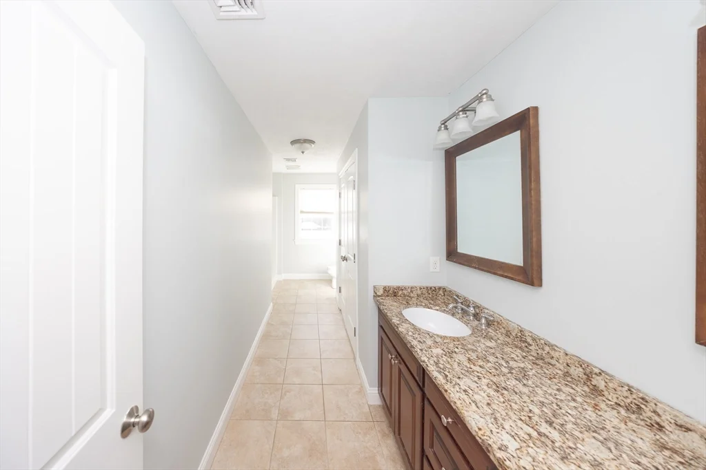 3 bed, 2 bath apartment for rent at 4 Cyrus Way Unit 4, Northborough — photo 25 of 36