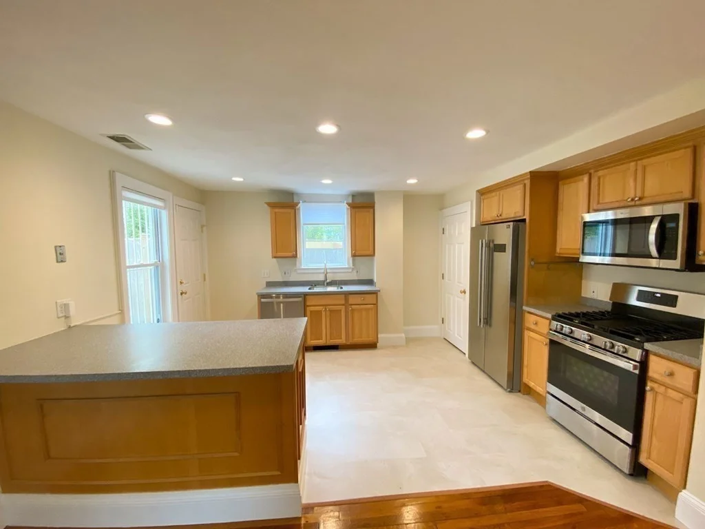 2 bed, 1 bath apartment for rent at 4 Dean Way Unit 0, South Boston — photo 9 of 17