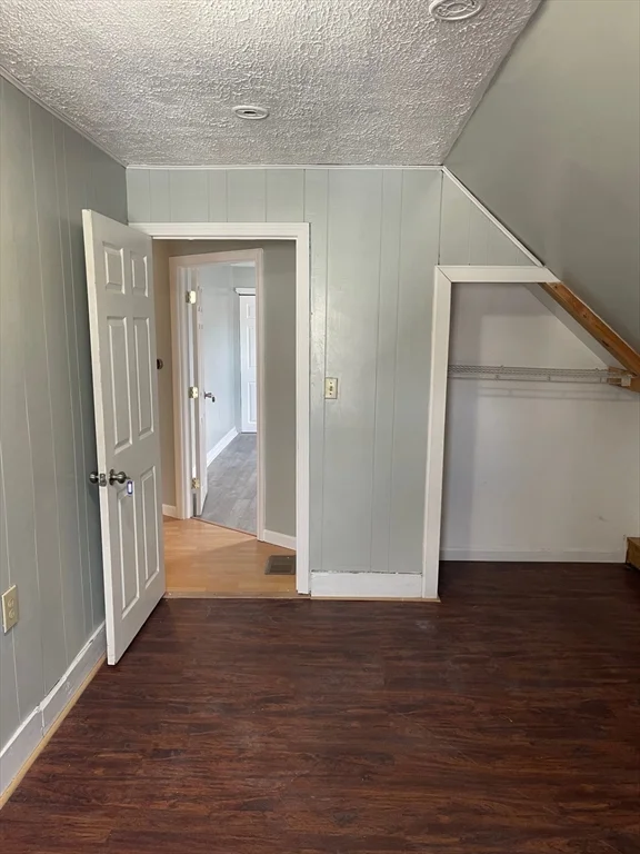 4 bed, 2 bath apartment for rent at 4 Dexter St Unit 2, Haverhill — photo 13 of 17