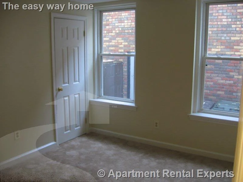 3 bed, 1 bath apartment for rent at 4 Douglass St Unit 1, Central Square — photo 4 of 7