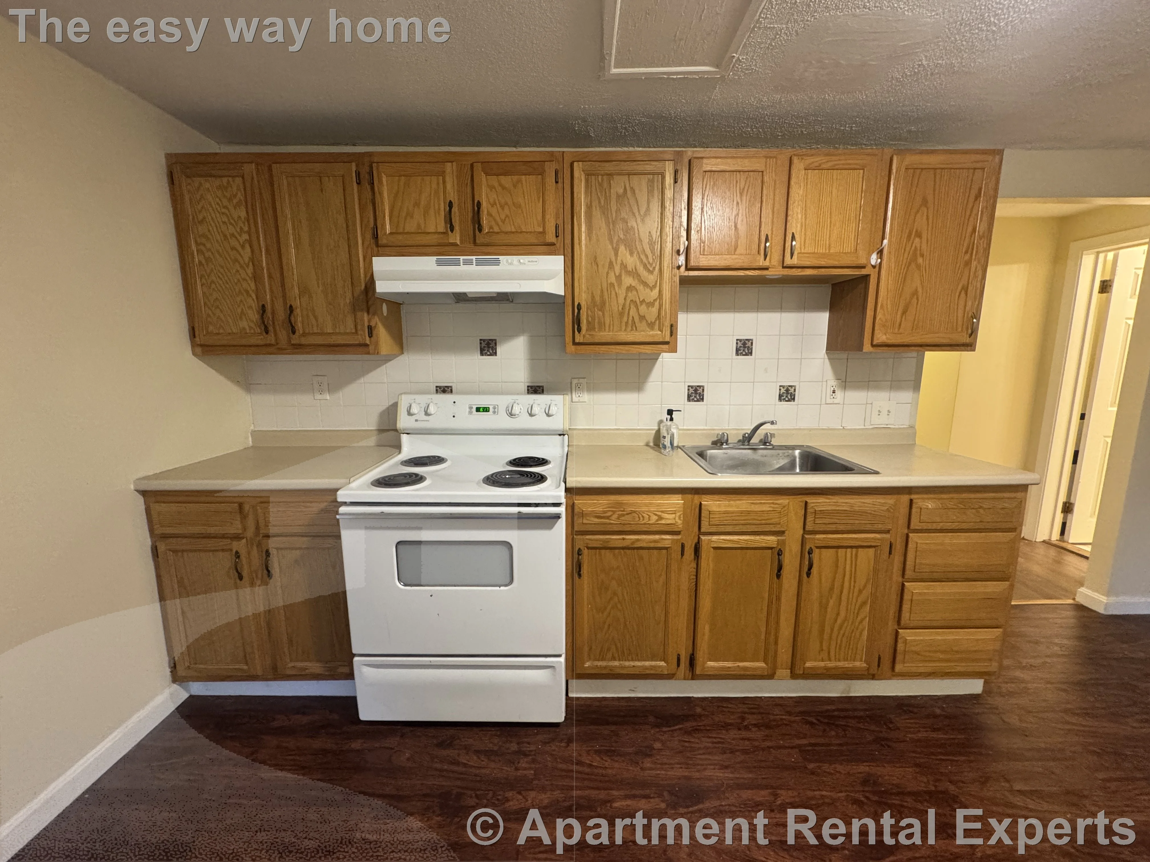 3 bed, 1 bath apartment for rent at 4 Douglass St Unit 1, Central Square — photo 2 of 15