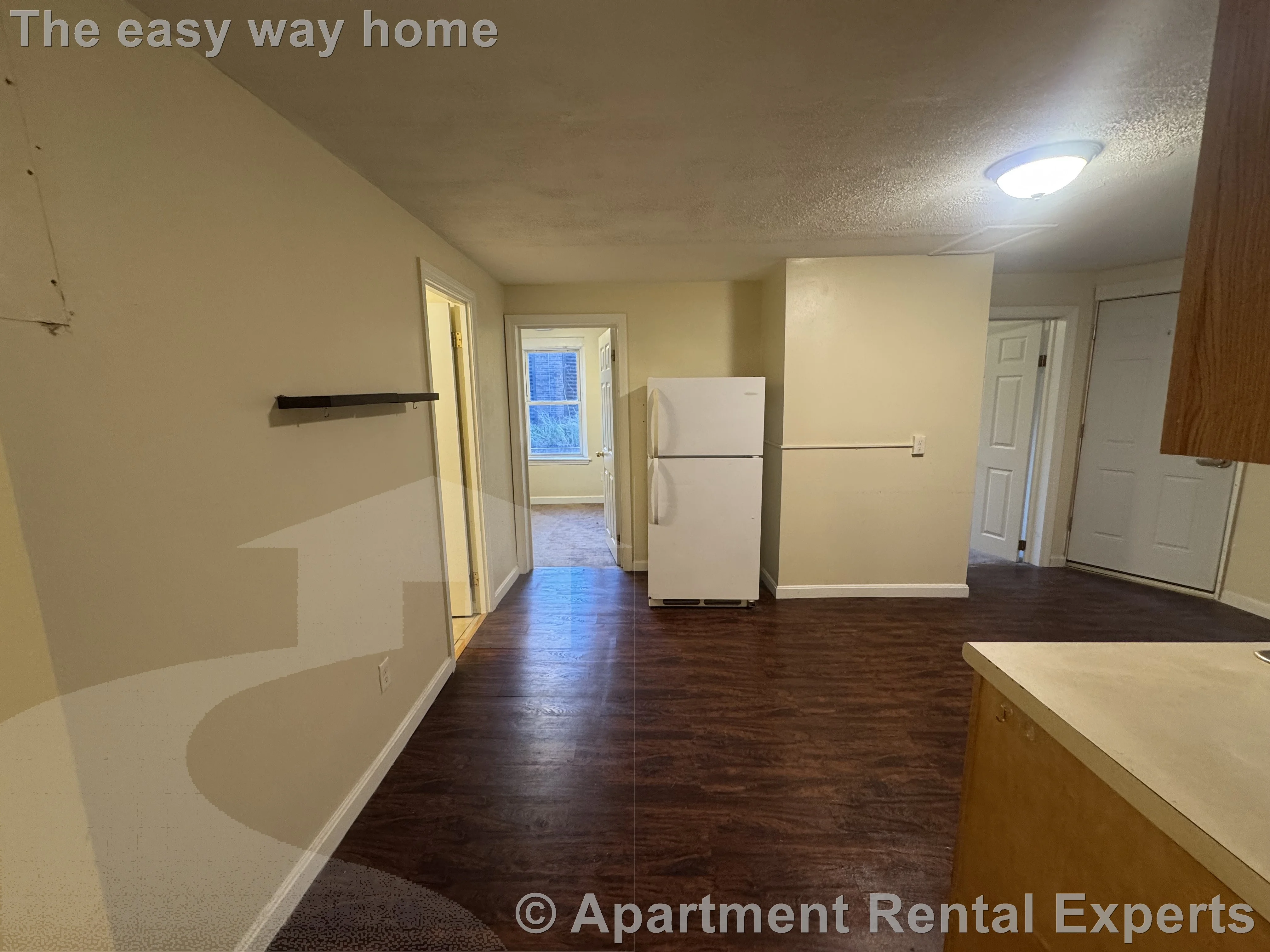3 bed, 1 bath apartment for rent at 4 Douglass St Unit 1, Central Square — photo 4 of 15