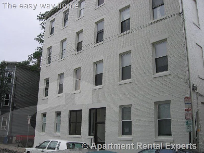 3 bed, 1 bath apartment for rent at 4 Douglass St Unit 1, Central Square — photo 7 of 7
