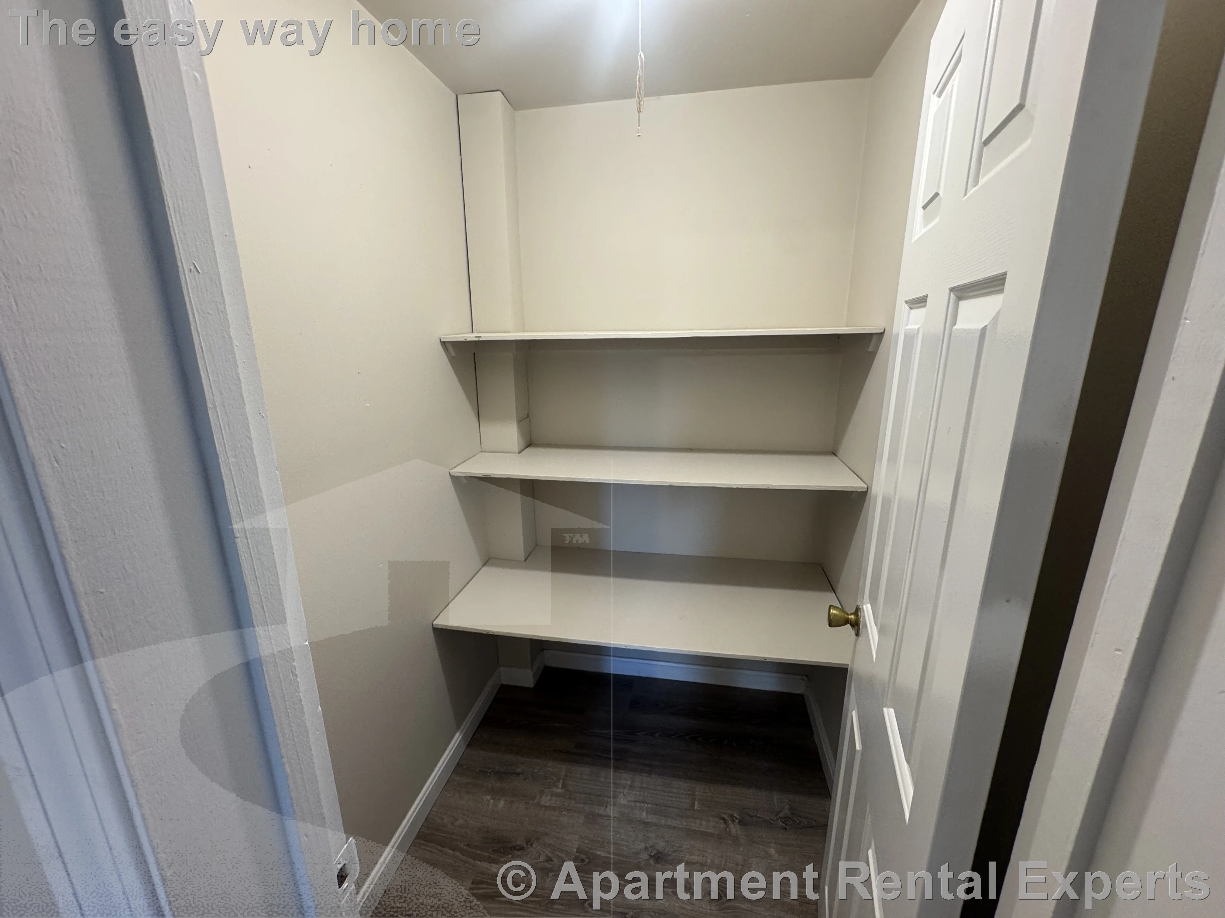 3 bed, 1 bath apartment for rent at 4 Douglass St Unit 2, Central Square — photo 4 of 20
