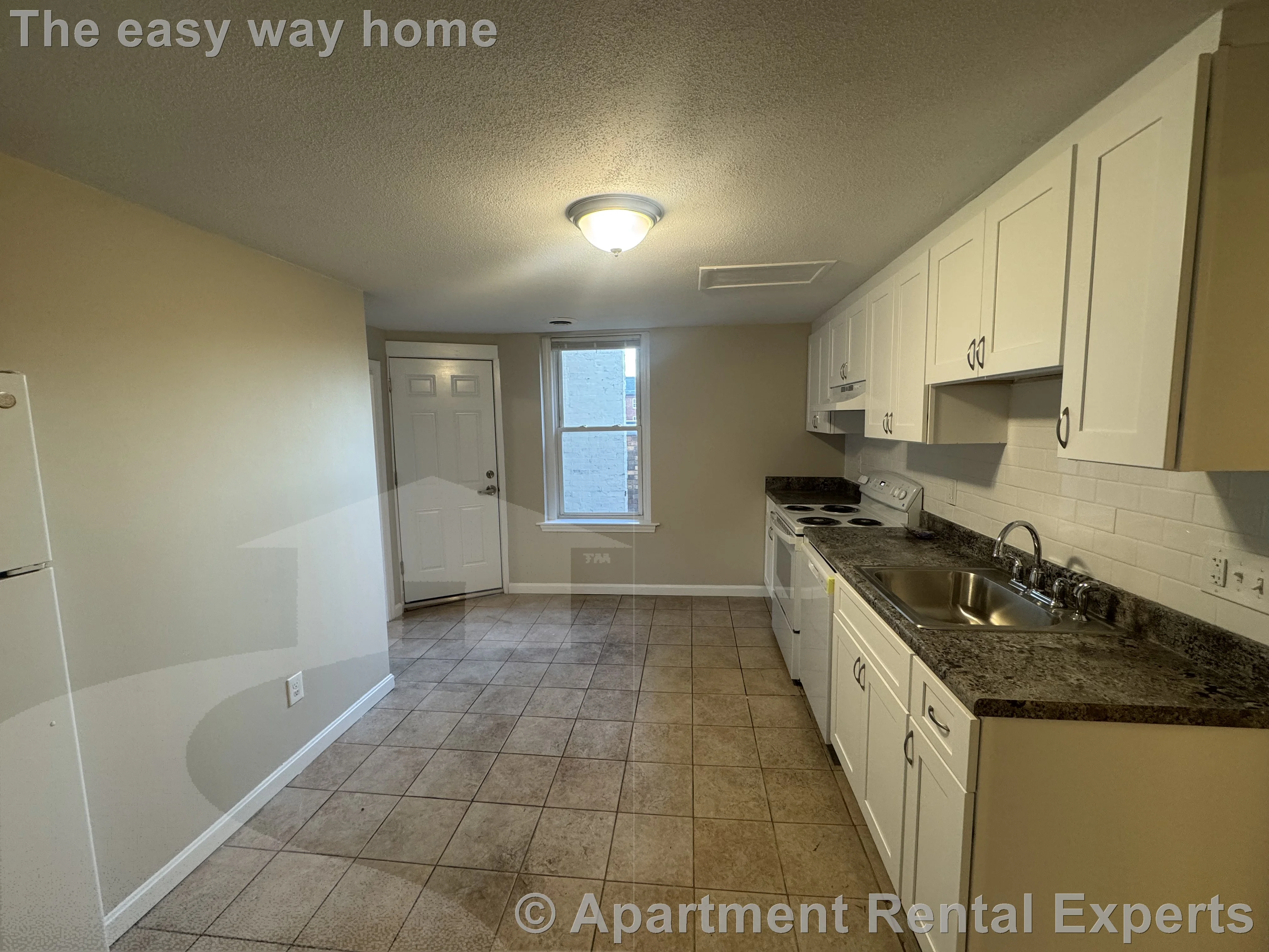 3 bed, 1 bath apartment for rent at 4 Douglass St Unit 2, Central Square — photo 2 of 20