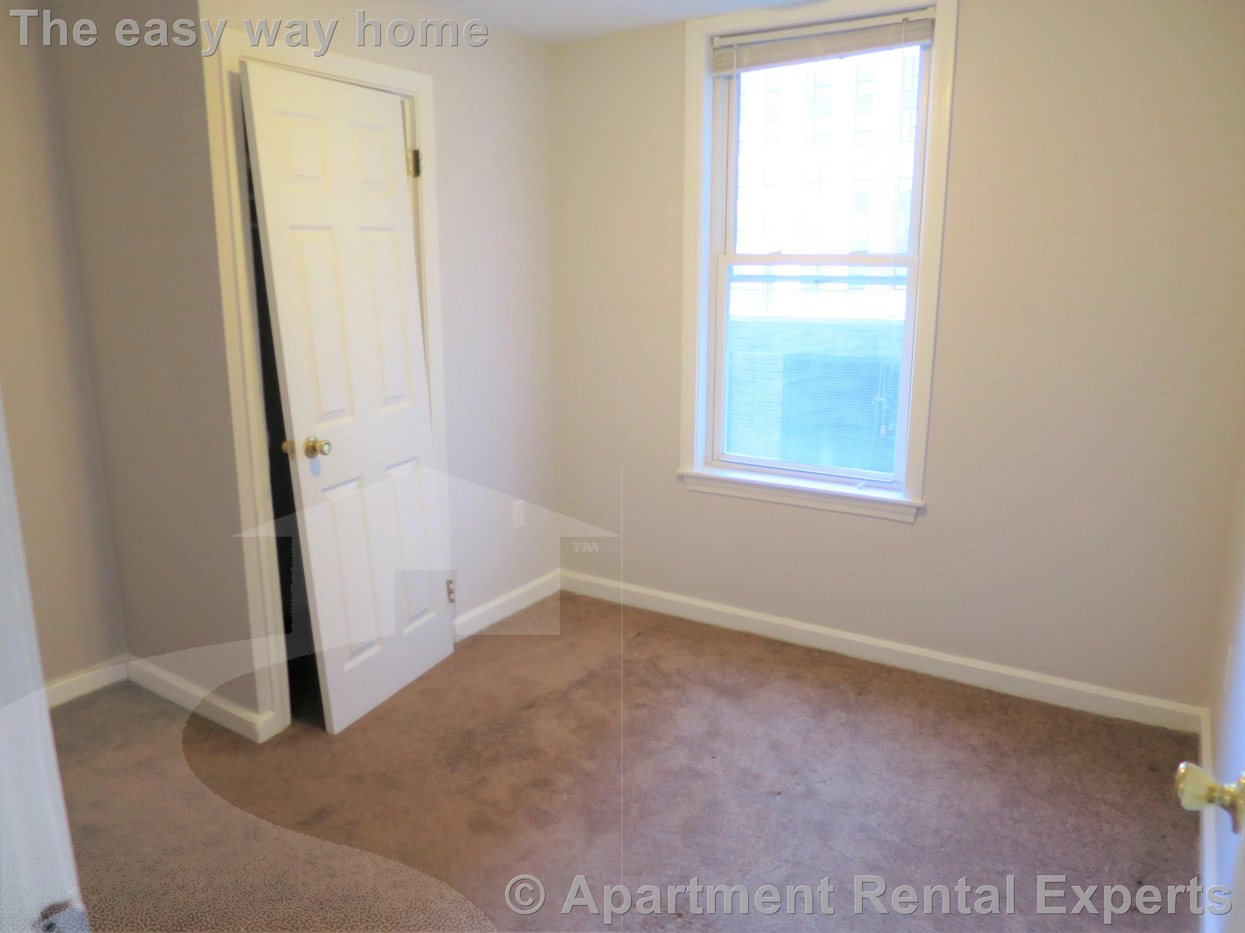 3 bed, 1 bath apartment for rent at 4 Douglass St Unit 2, Central Square — photo 3 of 9