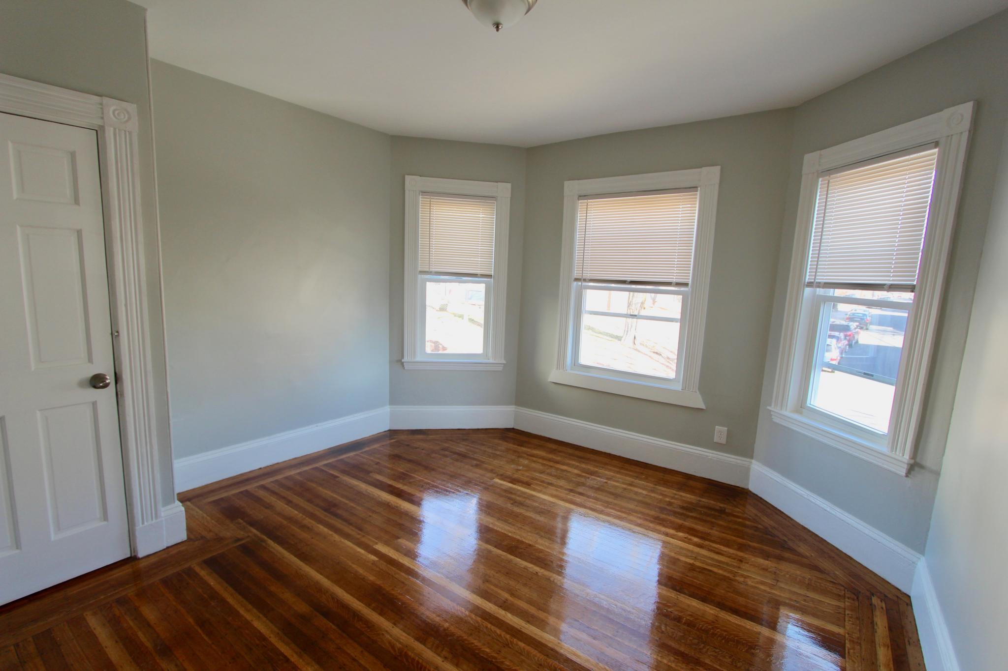 5 bed, 2 bath apartment for rent at 4 Draper St Unit 2, Dorchester — photo 8 of 10