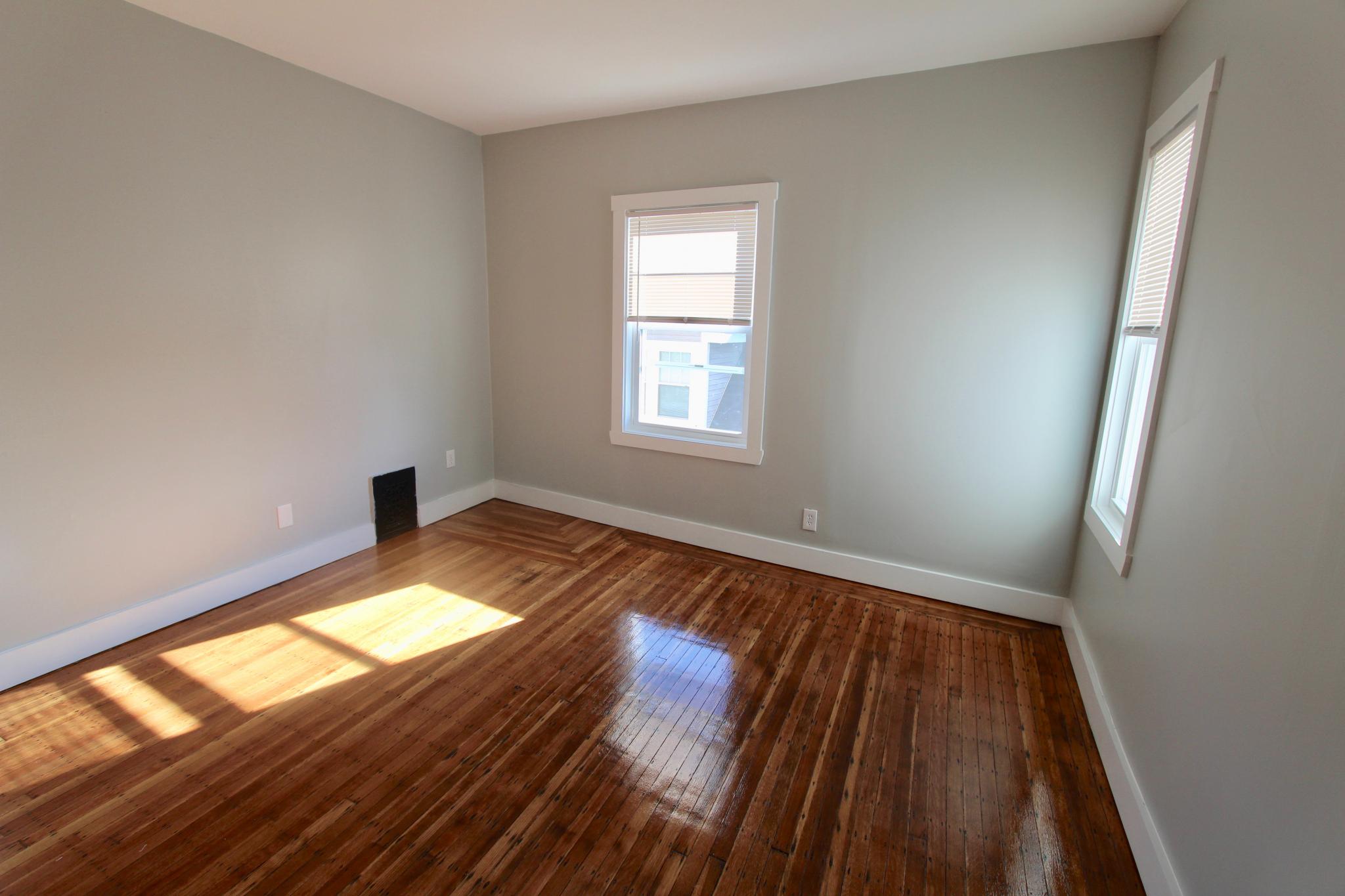 5 bed, 2 bath apartment for rent at 4 Draper St Unit 2, Dorchester — photo 5 of 10
