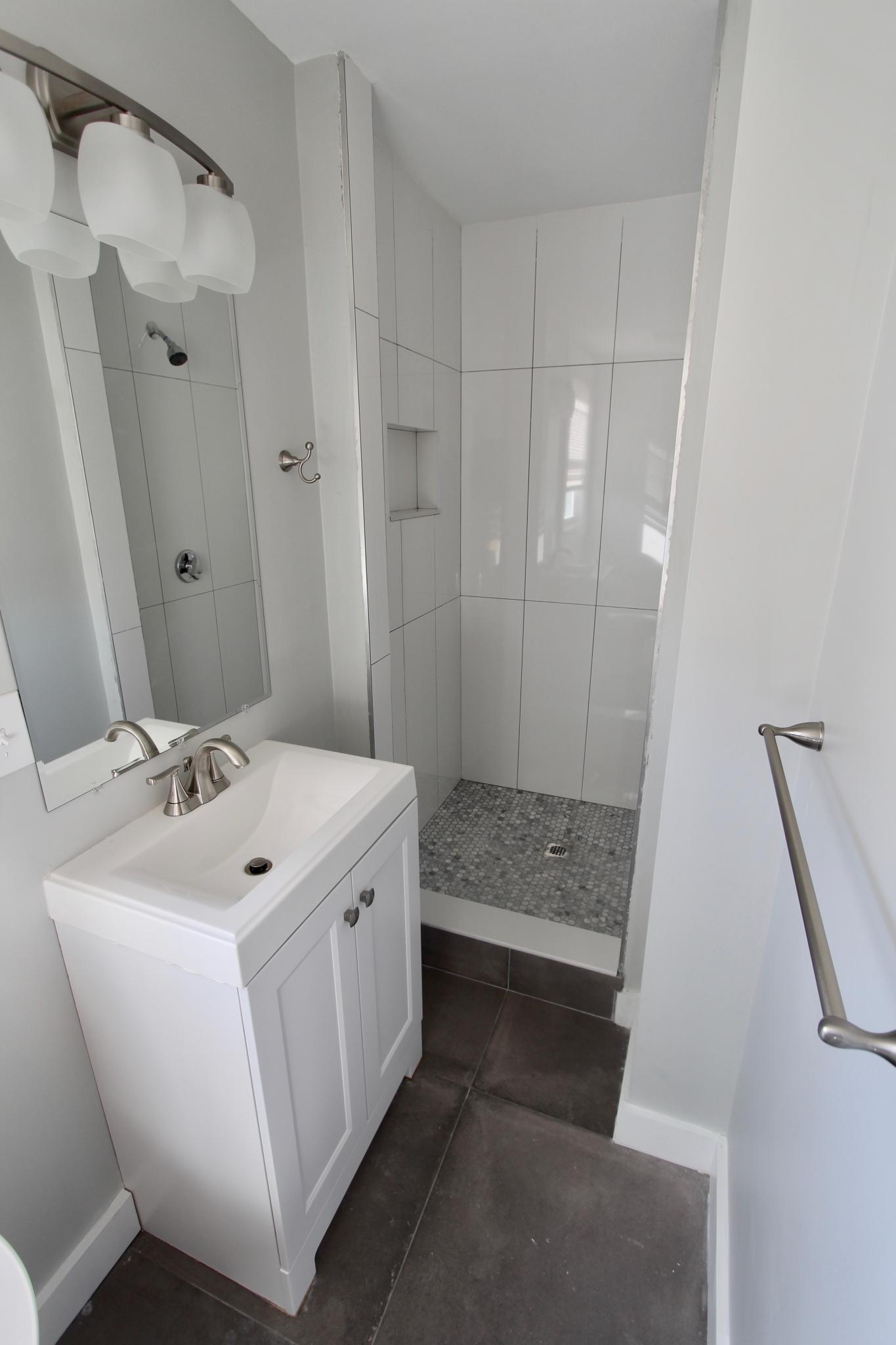 5 bed, 2 bath apartment for rent at 4 Draper St Unit 2, Dorchester — photo 3 of 10