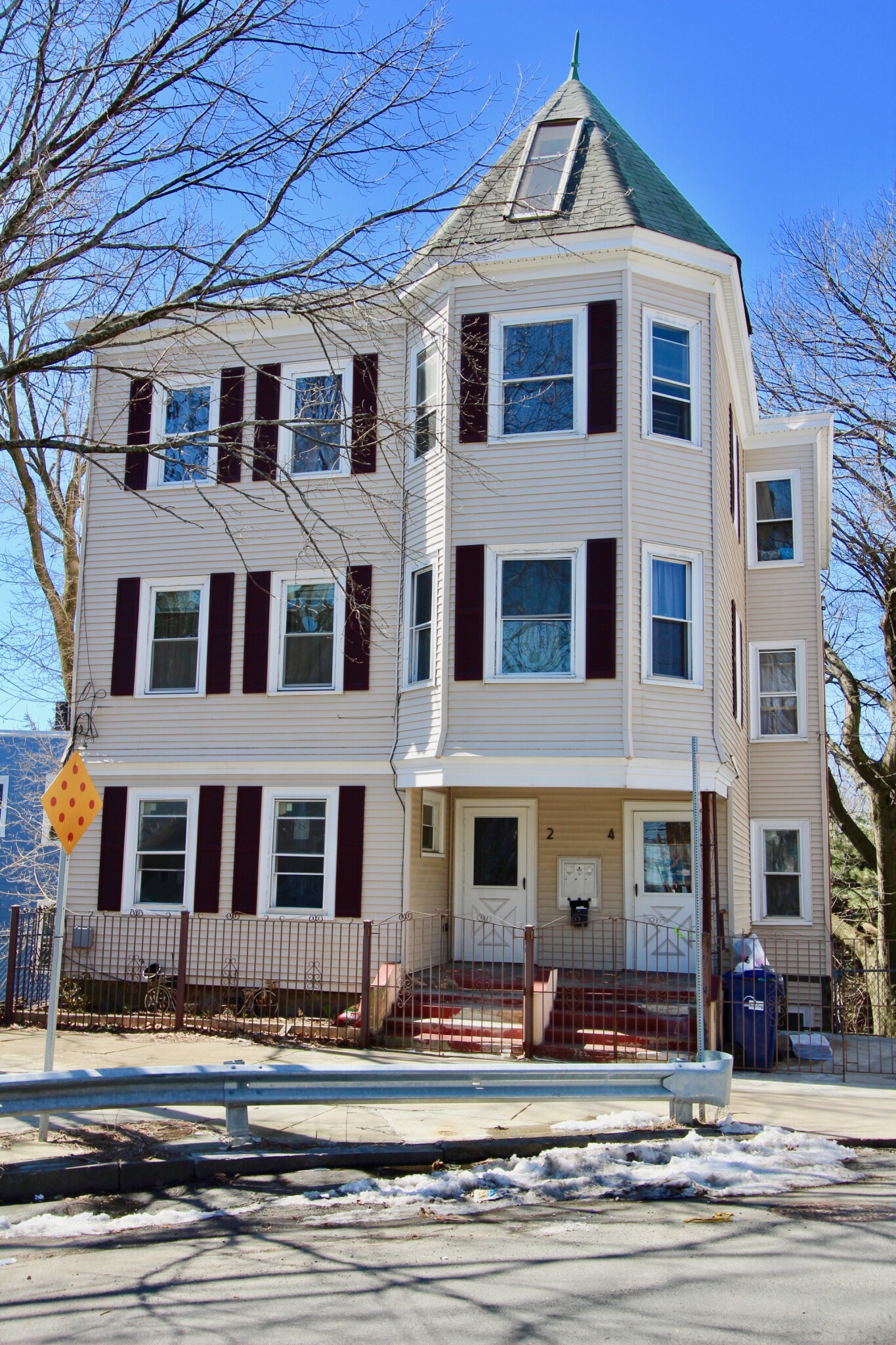 5 bed, 2 bath apartment for rent at 4 Draper St Unit 2, Dorchester — photo 10 of 10