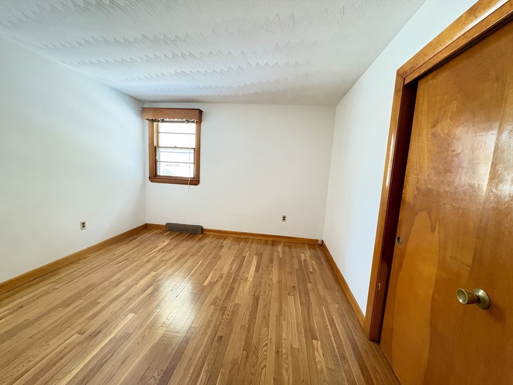 3 bed, 1 bath apartment for rent at 4 Easement Rd, Tewksbury — photo 14 of 22