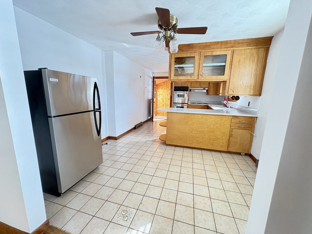 3 bed, 1 bath apartment for rent at 4 Easement Rd, Tewksbury — photo 5 of 22