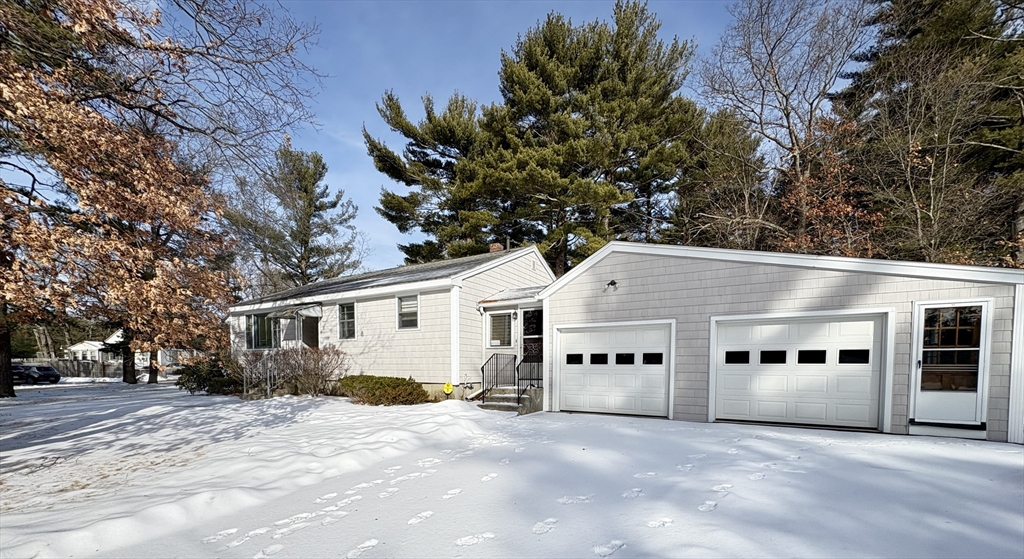 3 bed, 1 bath apartment for rent at 4 Easement Rd, Tewksbury — photo 1 of 22