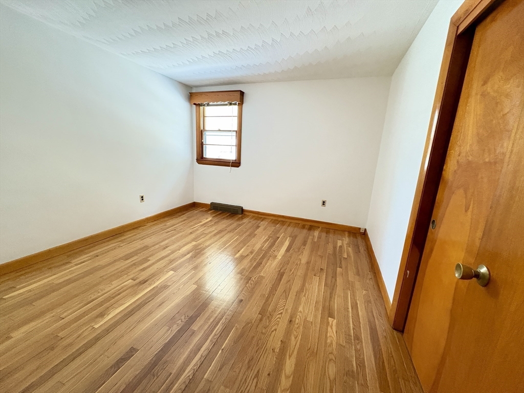 3 bed, 1 bath apartment for rent at 4 Easement Rd, Tewksbury — photo 13 of 22