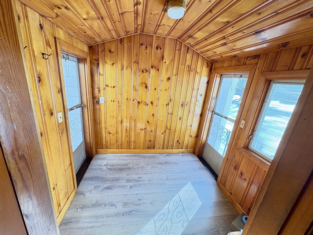 3 bed, 1 bath apartment for rent at 4 Easement Rd, Tewksbury — photo 2 of 22