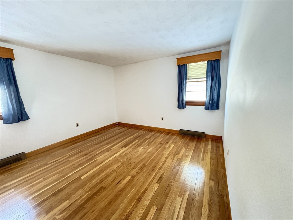 3 bed, 1 bath apartment for rent at 4 Easement Rd, Tewksbury — photo 15 of 22