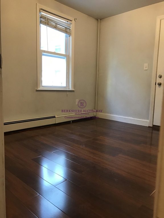 2 bed, 1 bath apartment for rent at 4 Eaton Unit 1, Cambridge — photo 5 of 8