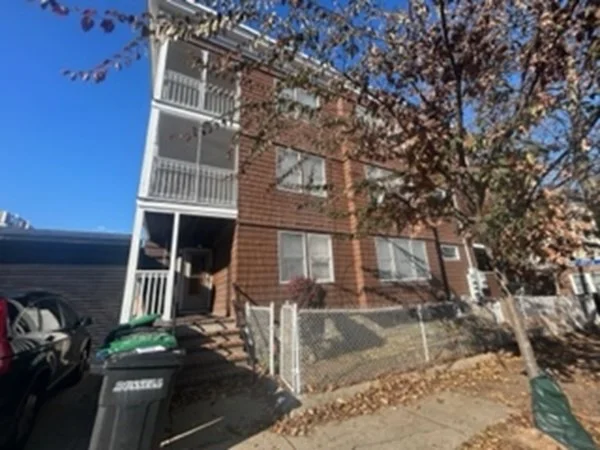 2 bed, 1 bath apartment for rent at 4 Edgar Ter Unit 3, Winter Hill — photo 2 of 13