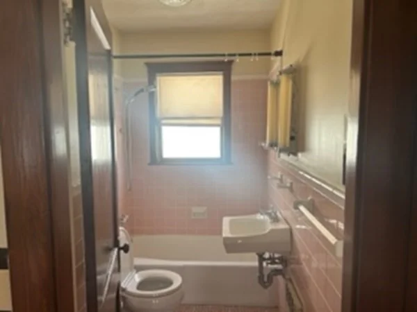 2 bed, 1 bath apartment for rent at 4 Edgar Ter Unit 3, Winter Hill — photo 7 of 13