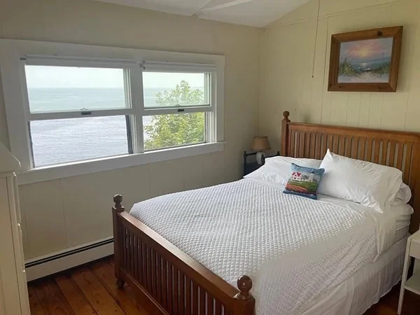 3 bed, 2 bath apartment for rent at 4 Edgemere Rd, Rockport — photo 10 of 20