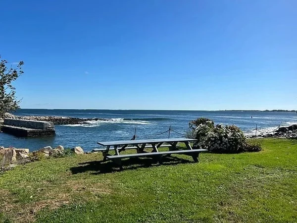 3 bed, 2 bath apartment for rent at 4 Edgemere Rd, Rockport — photo 3 of 20