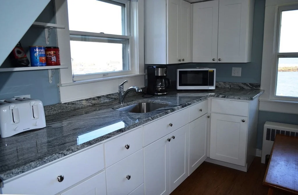 4 bed, 2 bath apartment for rent at 4 Edgemere Unit 1, Rockport — photo 3 of 13
