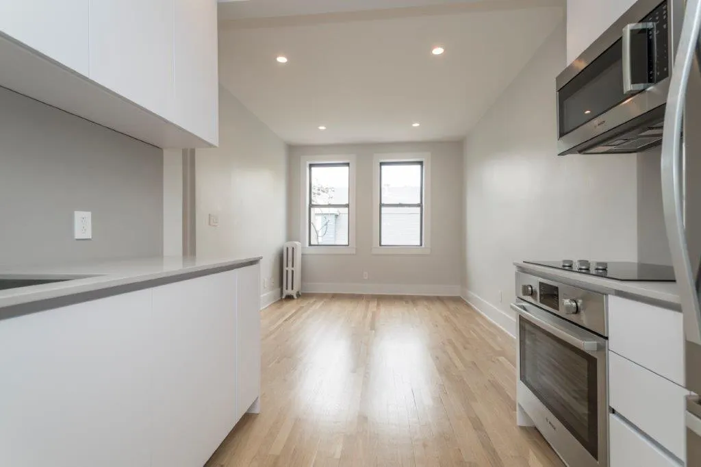 3 bed, 1 bath apartment for rent at 4 Elko St Unit 10, Brighton — photo 4 of 14
