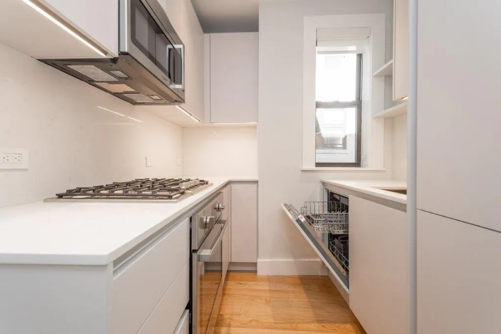 1.5 bed, 1 bath apartment for rent at 4 Elko St Unit 4, Brighton — photo 2 of 10