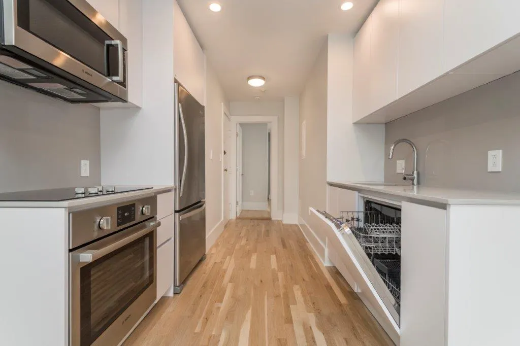 3 bed, 1 bath apartment for rent at 4 Elko St Unit 6A, Brighton — photo 2 of 13