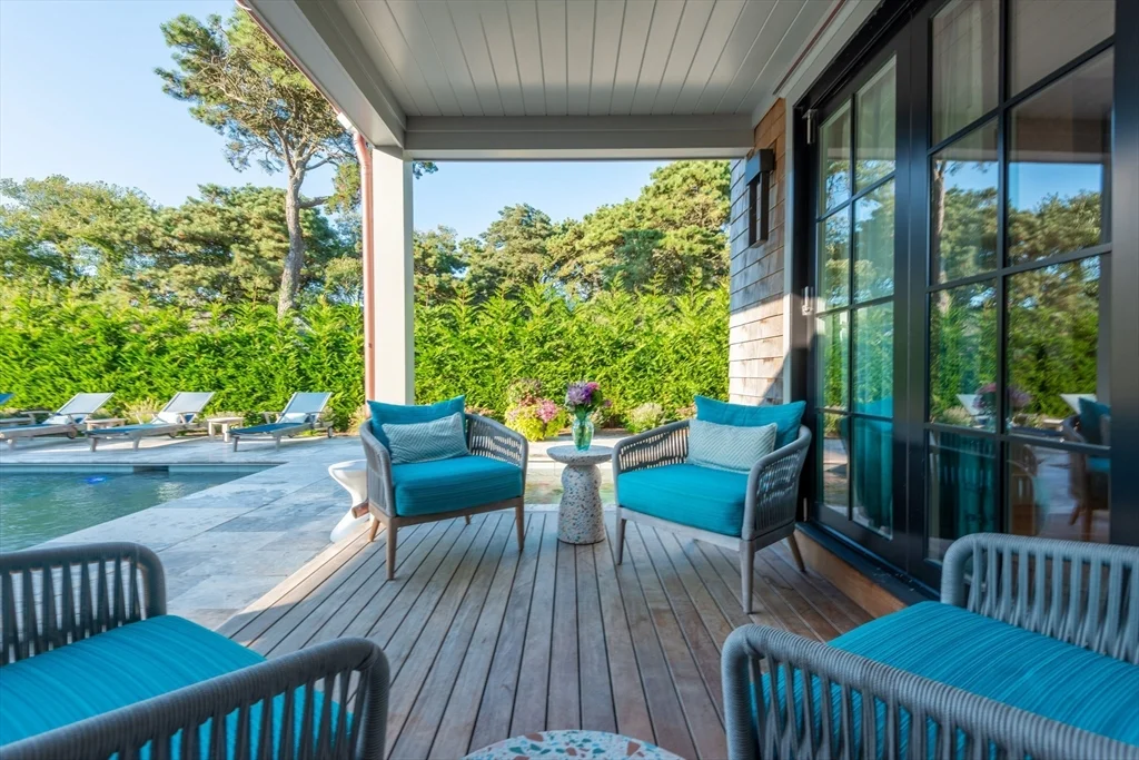6 bed, 4+ bath apartment for rent at 4 Ellen's Way, Nantucket — photo 13 of 16