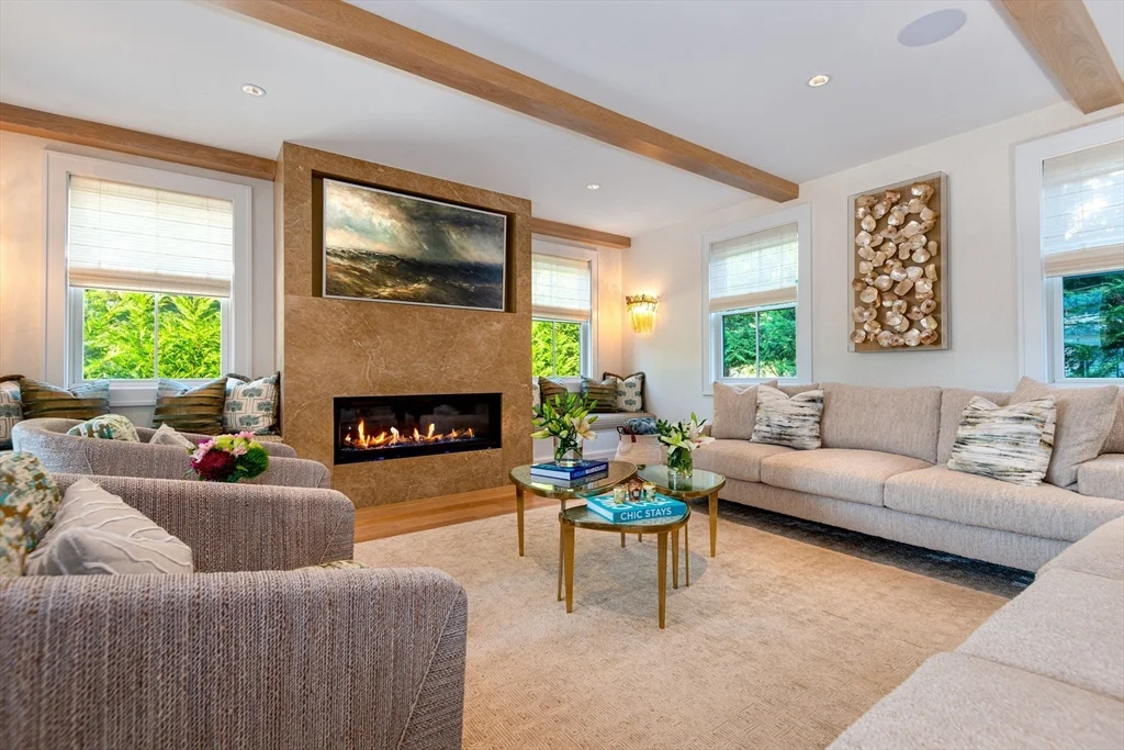 6 bed, 4+ bath apartment for rent at 4 Ellen's Way, Nantucket — photo 3 of 16
