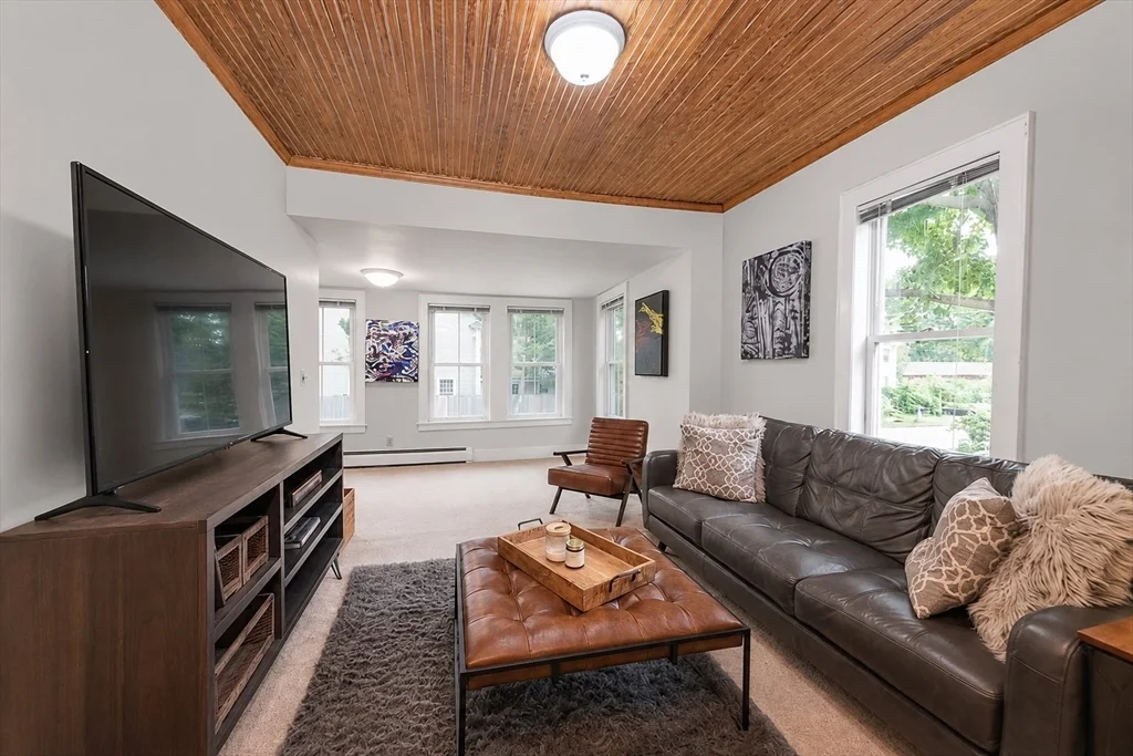 2 bed, 1 bath apartment for rent at 4 Elm St Unit 1, Groton