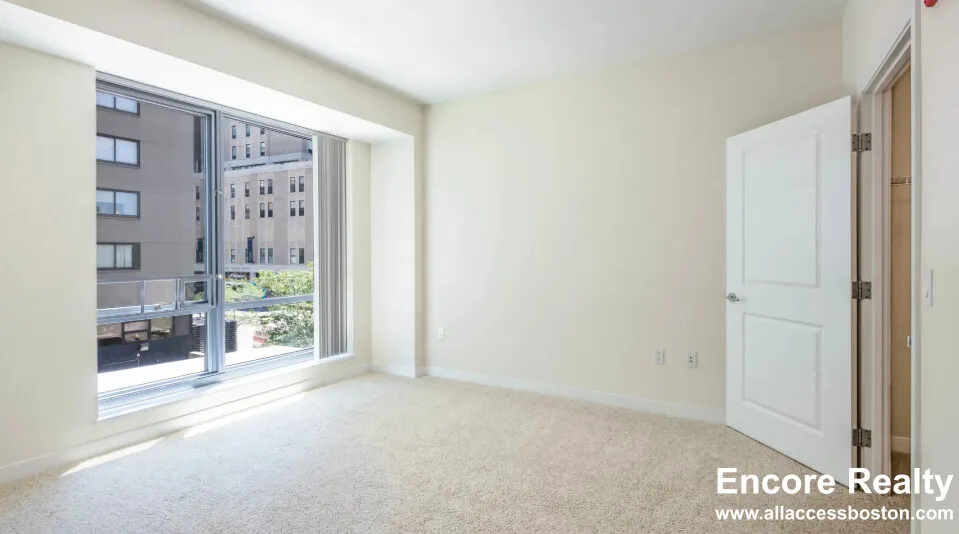 1 bed, 1 bath apartment for rent at 4 Emerson Pl Unit 908, West End — photo 4 of 5