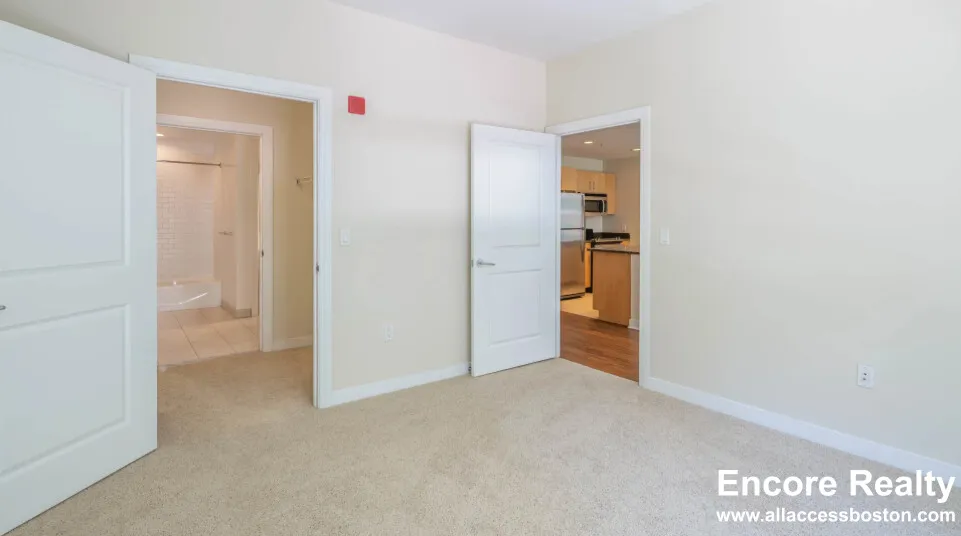 1 bed, 1 bath apartment for rent at 4 Emerson Pl Unit 908, West End — photo 3 of 5