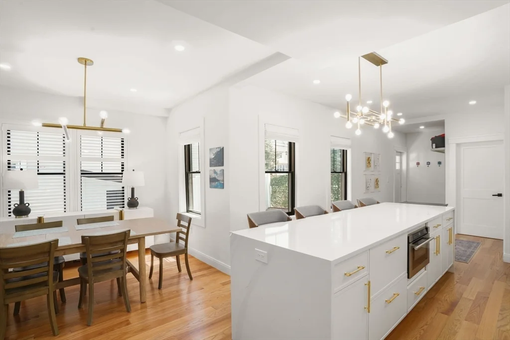 4 bed, 4+ bath apartment for rent at 4 Fairlee St, Spring Hill — photo 4 of 29