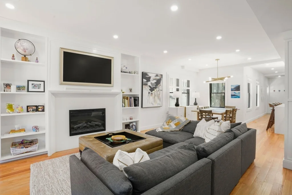 4 bed, 4+ bath apartment for rent at 4 Fairlee St, Spring Hill