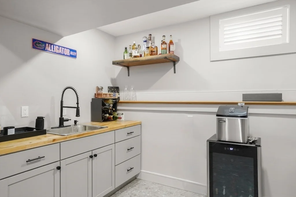 4 bed, 4+ bath apartment for rent at 4 Fairlee St, Spring Hill — photo 21 of 29