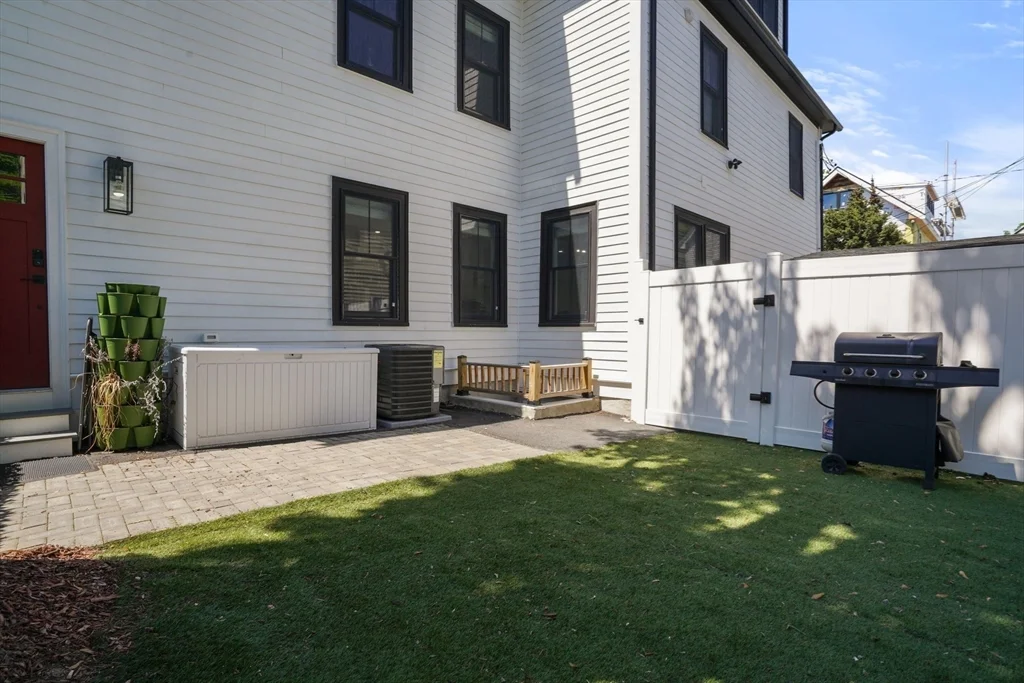 4 bed, 4+ bath apartment for rent at 4 Fairlee St, Spring Hill — photo 22 of 29